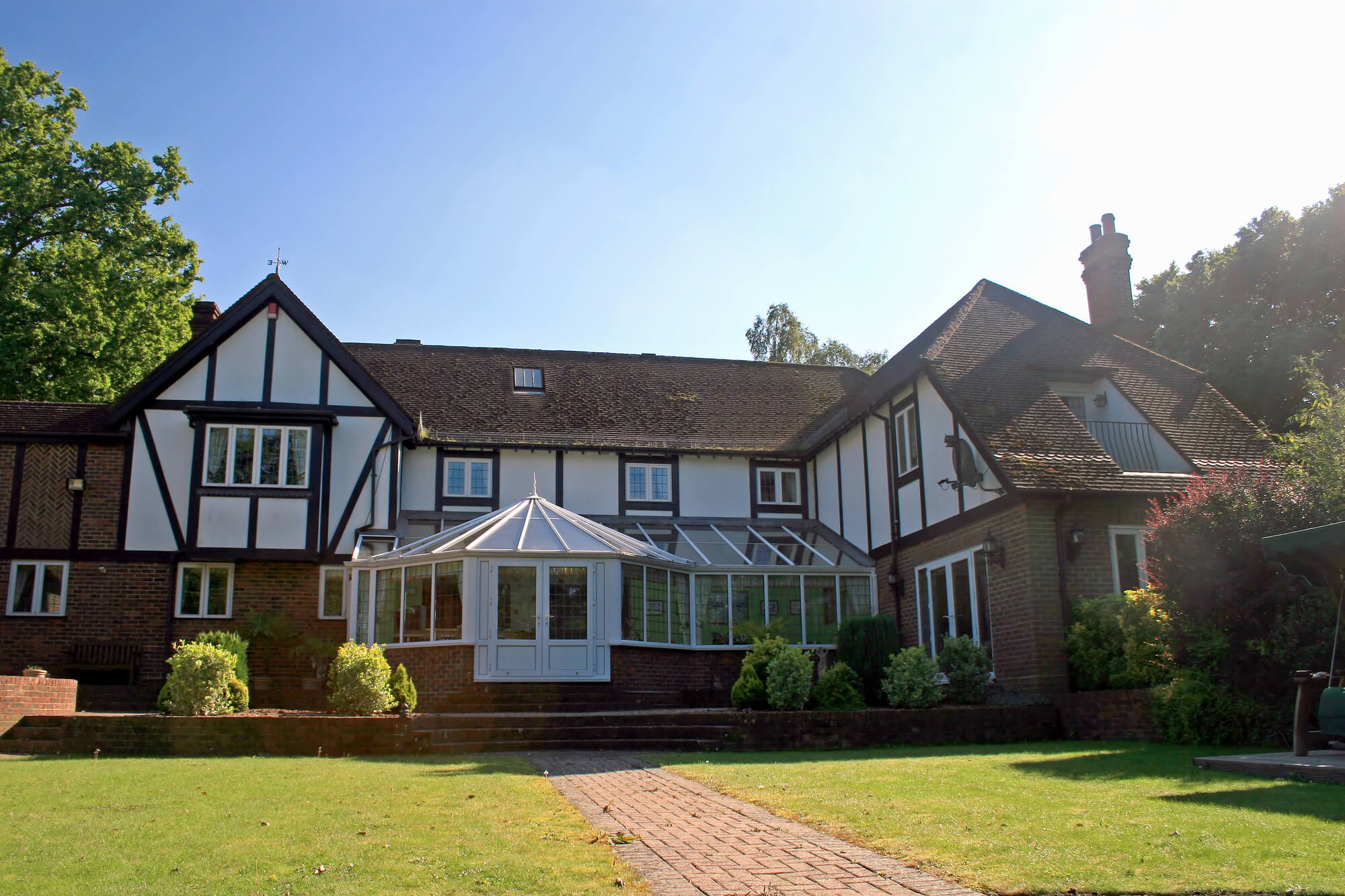 Large conservatory at the back of house